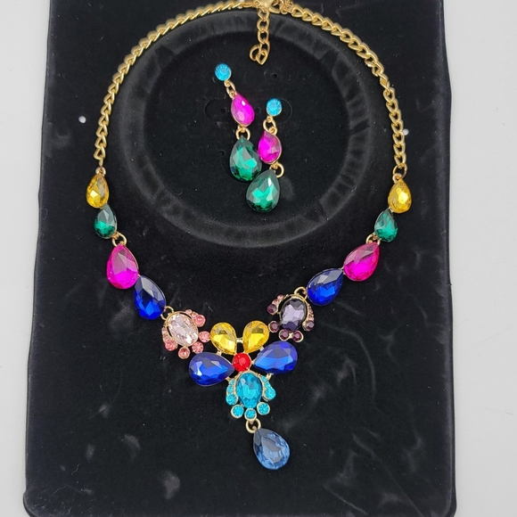 Fashion statement Multicolor rhinestone drop necklace - Picture 1 of 6